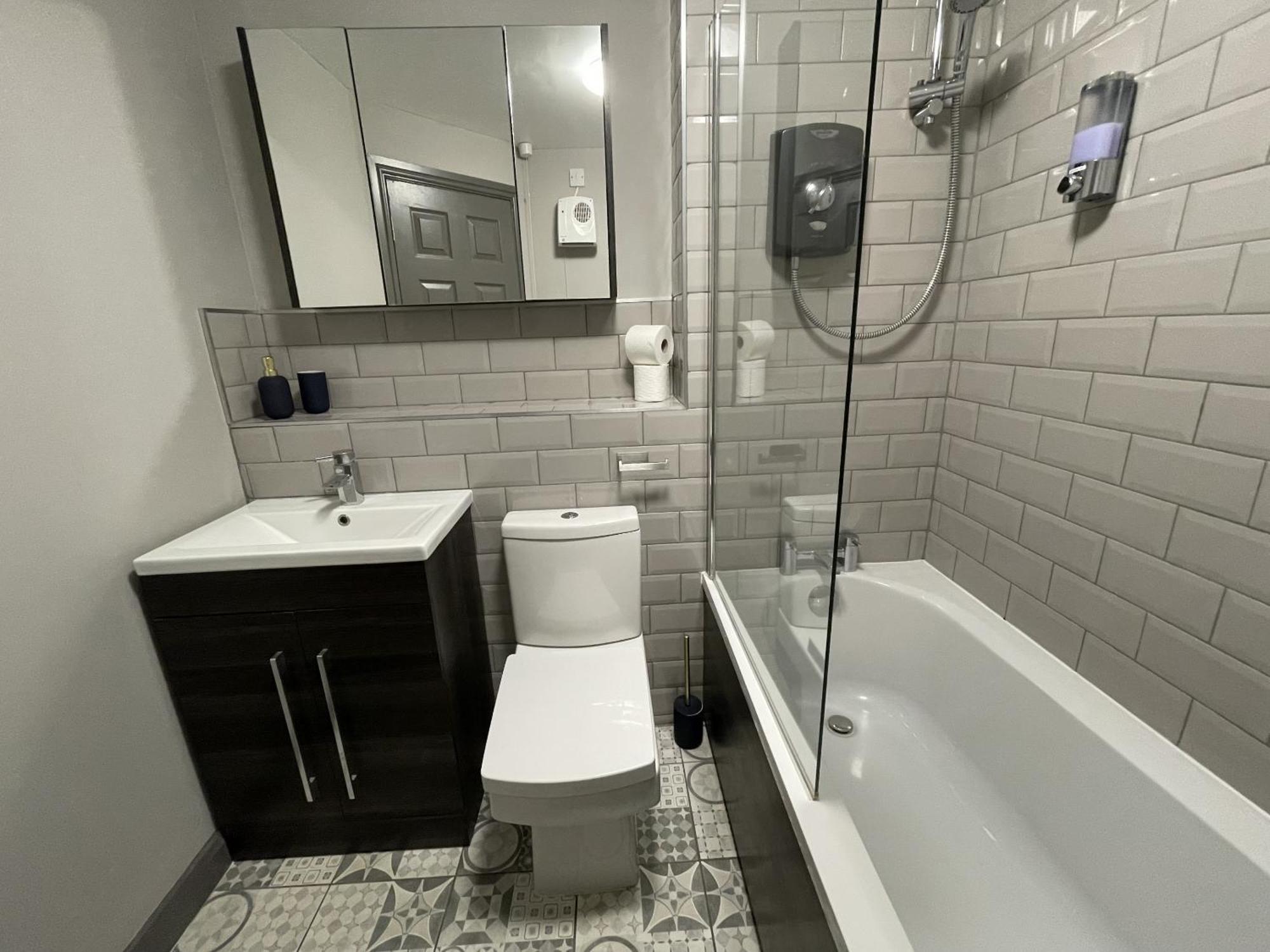No24 - 2-Bed Boutique Apartment - Hosted By Hutch Lifestyle Leamington Spa Dış mekan fotoğraf