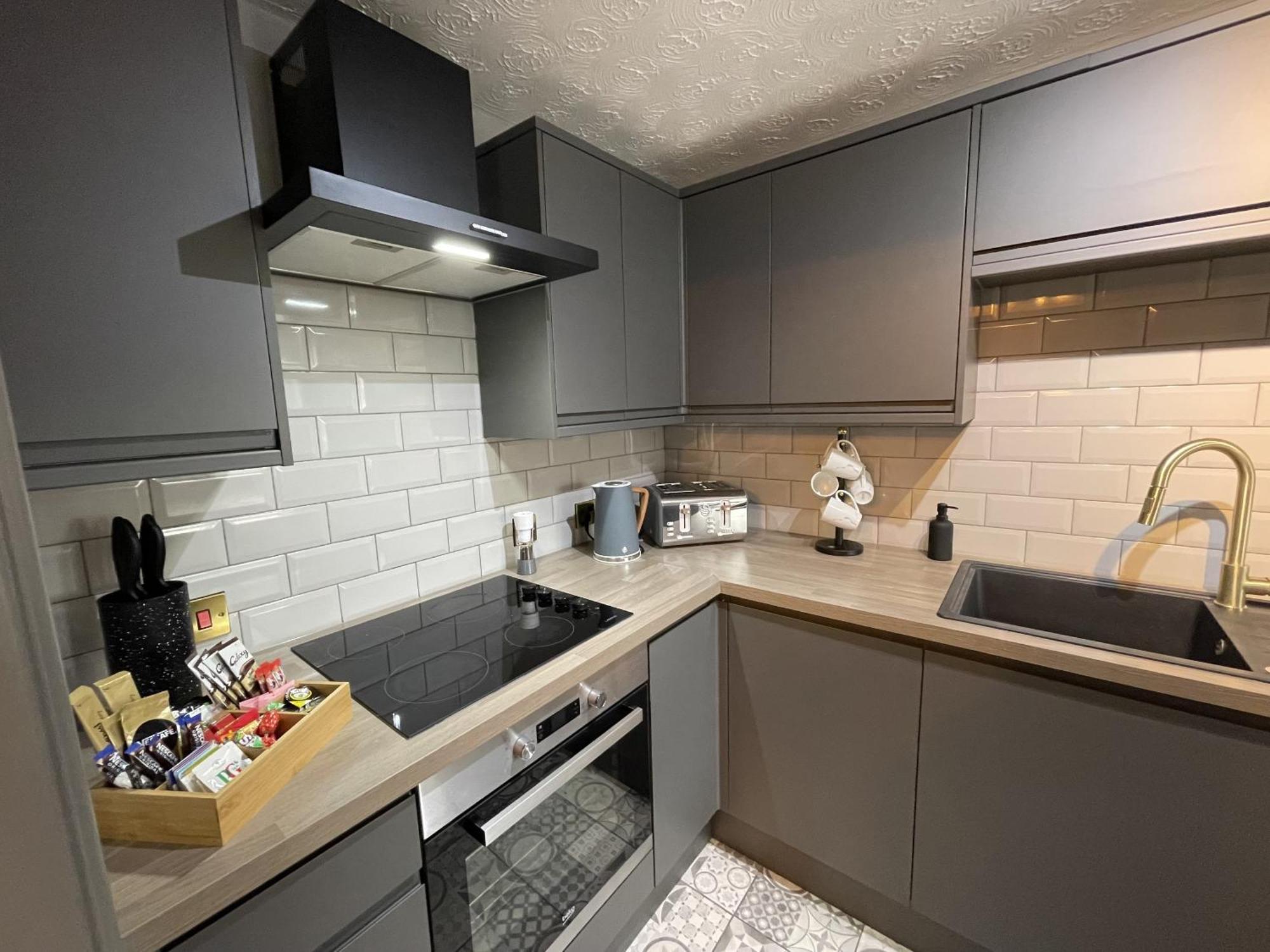 No24 - 2-Bed Boutique Apartment - Hosted By Hutch Lifestyle Leamington Spa Dış mekan fotoğraf