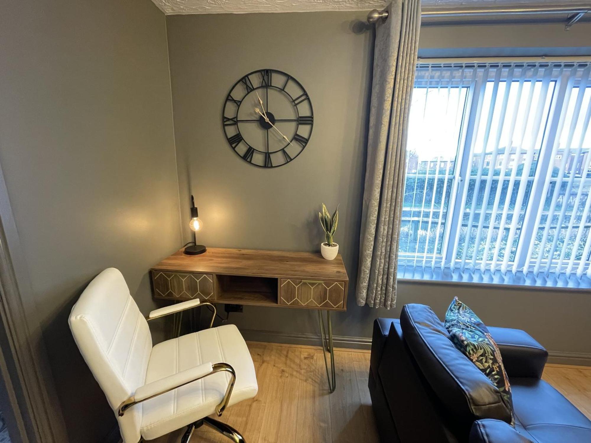 No24 - 2-Bed Boutique Apartment - Hosted By Hutch Lifestyle Leamington Spa Dış mekan fotoğraf